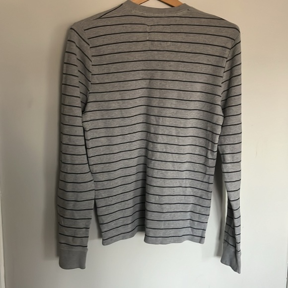 Abercrombie & Fitch Striped Muscle Long Sleeve Shirt - Picture 5 of 5